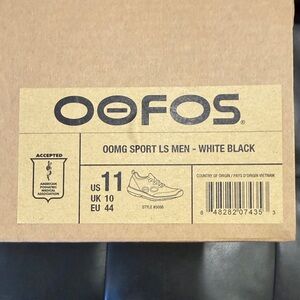 OOFOS Men's OOMG Sport LS Sneakers - White and Black
